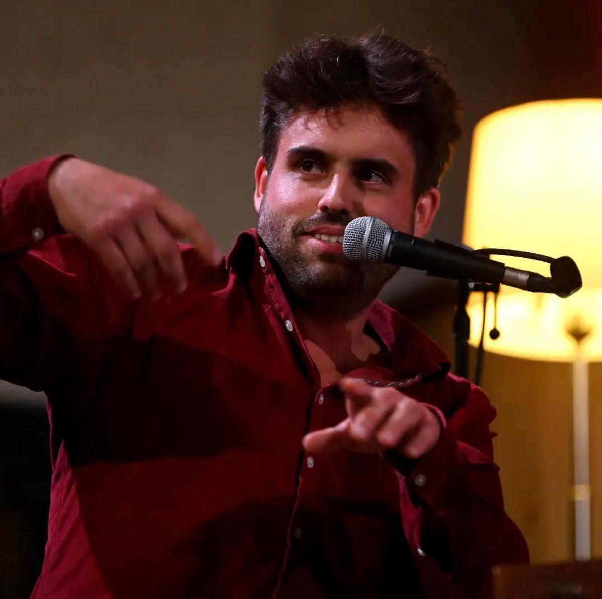 Légüm am Klavier, Portrait für Kabarettprogramm